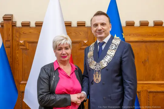 UMK_3200.jpg - Łukasz Gibała, Prezydent Miasta Krakowa, zaprzysiężenie, Urząd Miasta Krakowa, gratulacje, samorząd, uroczystość, Kraków, wydarzenie, nowa kadencja, tradycja, dziedzictwo Krakowa