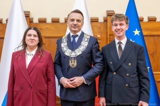 UMK_3431.jpg - Łukasz Gibała, Prezydent Miasta Krakowa, zaprzysiężenie, Urząd Miasta Krakowa, gratulacje, samorząd, uroczystość, Kraków, wydarzenie, nowa kadencja, tradycja, dziedzictwo Krakowa