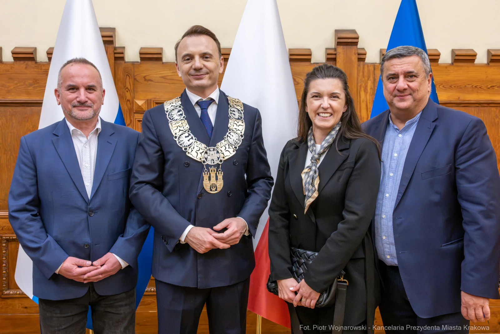 UMK_3517.jpg - Łukasz Gibała, Prezydent Miasta Krakowa, zaprzysiężenie, Urząd Miasta Krakowa, gratulacje, samorząd, uroczystość, Kraków, wydarzenie, nowa kadencja, tradycja, dziedzictwo Krakowa  Autor: Piotr Wojnarowski