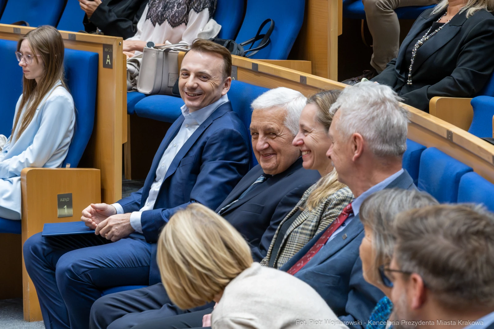 884_006_fot. Piotr Wojnarowski.jpg - ślubowanie X LO Kraków, Auditorium Maximum UJ, X LO im. K.E.N. w Krakowie, Prezydent Miasta Krakowa Łukasz Gibała, uroczystość szkolna w Krakowie, liceum Kraków, zdjęcia  Autor: Piotr Wojnarowski