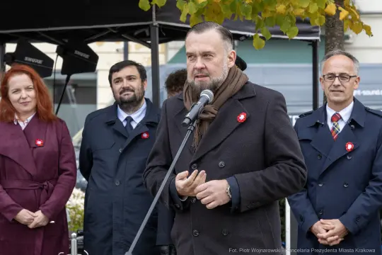 888_043_fot. Piotr Wojnarowski.jpg - rocznica niepodległości, Plac Niepodległości w Podgórzu, Kraków, Dominik Jaskowiec, Antoni Fryczek, Rafał Zawiślak, Antoni Stawarz, uroczystości patriotyczne, historia Krakowa, zdjęcia