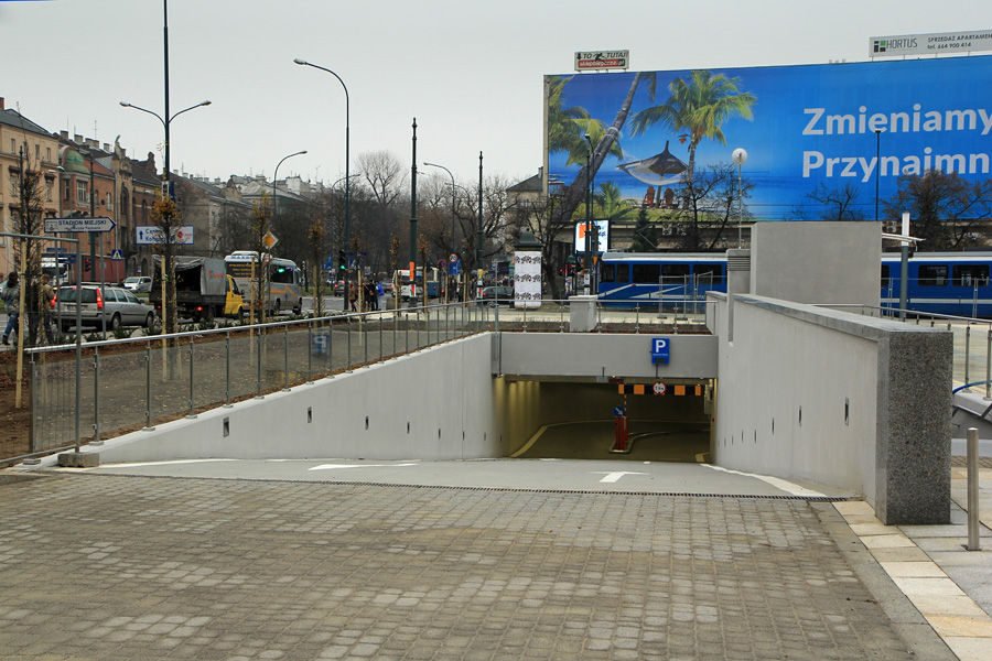 Parking przed Muzeum. Do końca roku za darmo