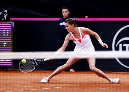 Już za miesiąc rywalizacja Radwańskiej z Szarapową