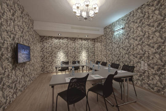 Hotel Lenart - Sala Konferenyjna Apartament Bordo