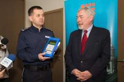 Analizatory spalin dla policji