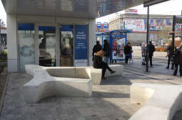 Rondo Mogilskie: nowy punkt informacyjny, nowa toaleta