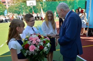 Inauguracja roku szkolnego w szkole podstawowej przy ul. Jerzmanowskiego