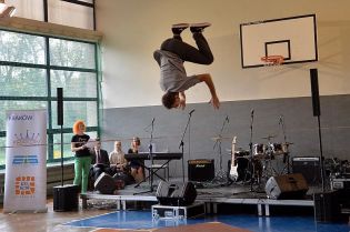 VII LO, nowa hala sportowa, wbudowanie kamienia węgielnego, prezydent