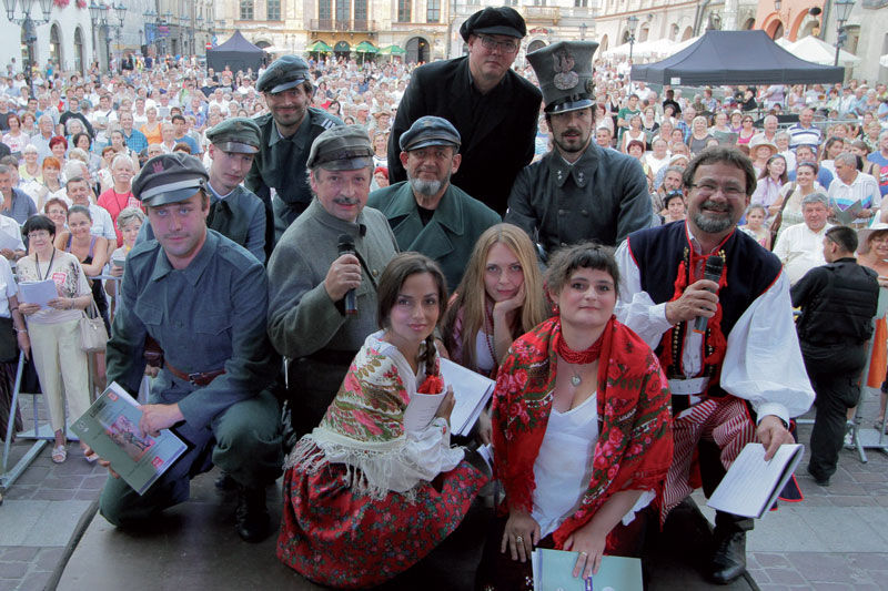 I Ogólnopolskie śpiewanie biało-czerwonych przebojów. Na Rynku Głównym wystąpi zespół Perfect