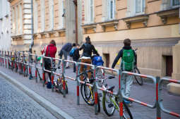 Naucz się bezpiecznie jeździć na rowerze