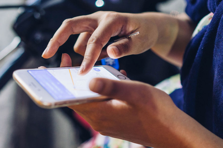 Ułatwienie dla podróżnych - bilet okresowy KMK w smartfonie