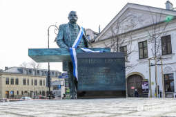 Odsłonięto rzeźbę prezydenta Juliusza Lea 