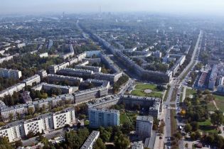 Awaryjna naprawa wodociągu na skrzyżowaniu al. Przyjaźni i al. Róż