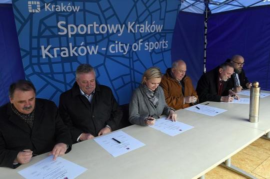 Wmurowanie kamienia węgielnego - basen SP nr 158