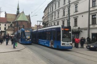 Nocne prace torowe na skrzyżowaniu ulic Straszewskiego i Franciszkańskiej