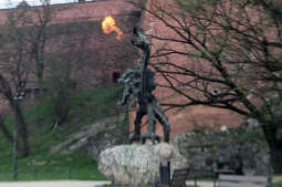 Smok Wawelski znów pod troskliwą opieką