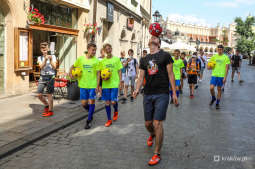 Przeszedł żonglując piłką z Rynku Głównego na kopiec Kościuszki