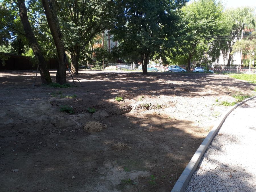 Smoczy Skwer, ul. Wolności