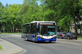 Nowe udogodnienia dla pasażerów – 103 przez rondo Kocmyrzowskie