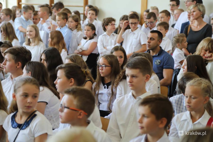 Czas wrócić do szkoły - edukacja w liczbach