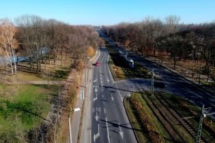 Awaryjna naprawa torowiska w ciągu Alei Solidarności