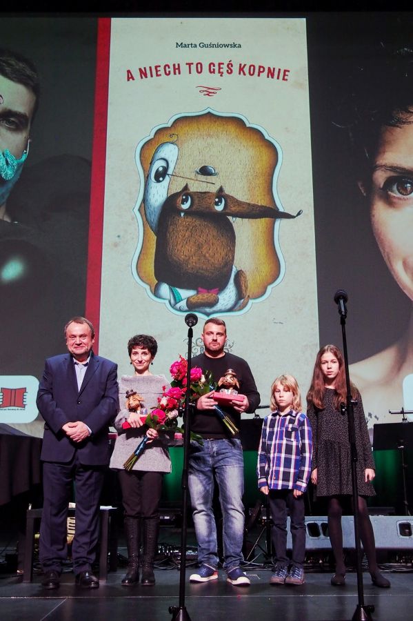 A niech to gęś kopnie 