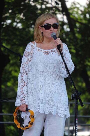 lidia jazgar z zespołem galicja-2.jpg