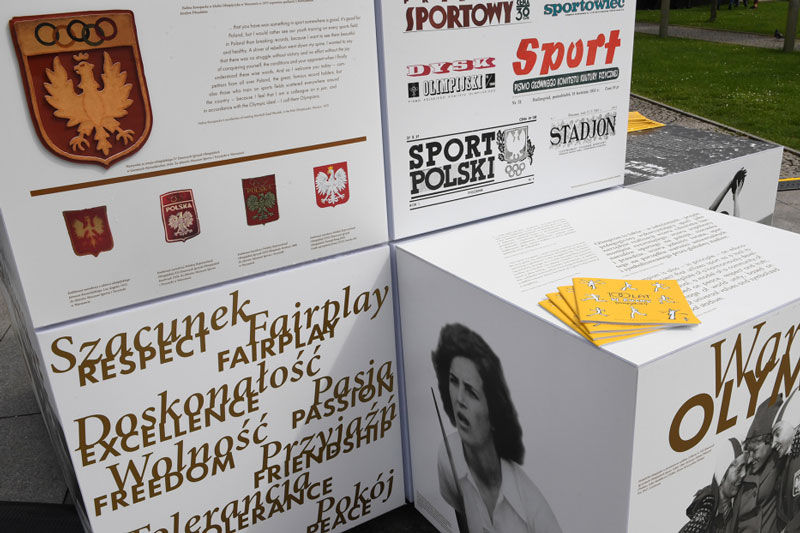 wystawa z okazji 100-lecia PKOl