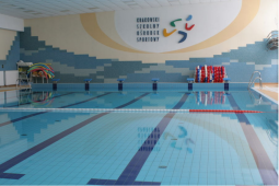 Zamknięte baseny przyszkolne i Ośrodka Rozwoju Com-Com Zone