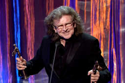 Krakowscy artyści w piosence „Razem być” Zbigniewa Wodeckiego!