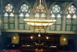 żyrandol w ratuszu w Wiedniu