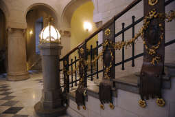 schody z holu kamiennego 