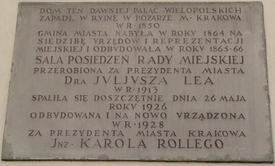 tablica z tekstem o przebudowie 