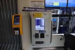 Kraków stawia na płatności bezgotówkowe w automatach mobilnych