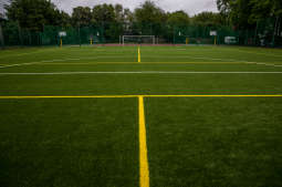 Parę kliknięć i masz boisko oraz drużynę