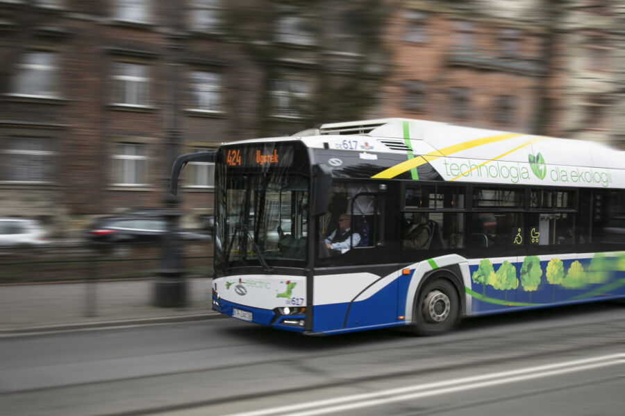 Wysokiej jakości komunikacja miejska uzależniona od wpływów z biletów