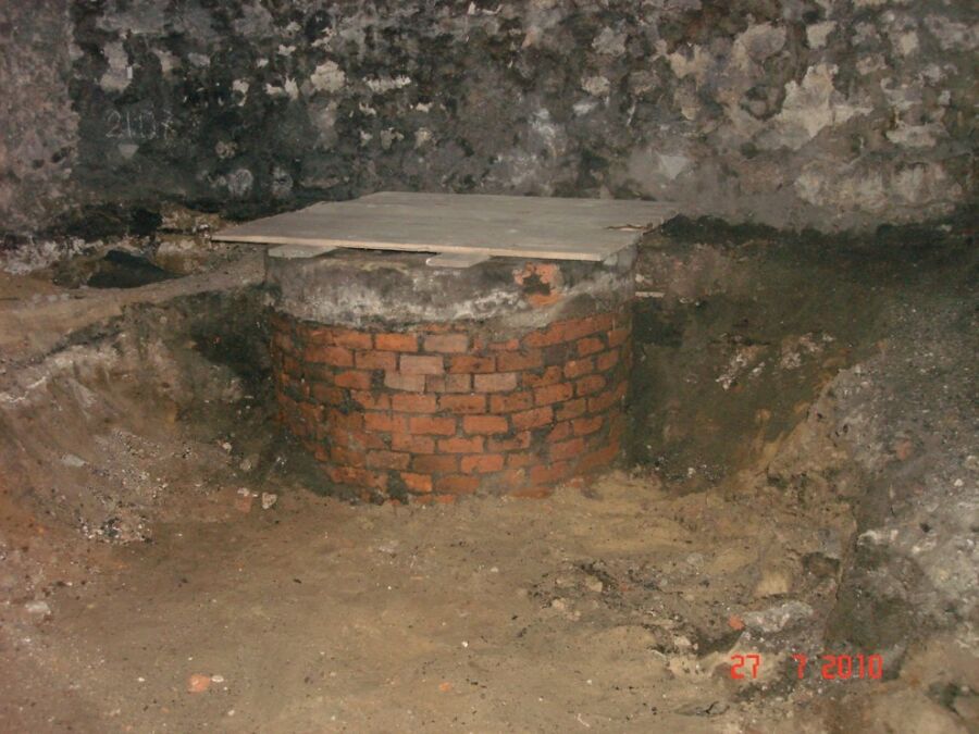 odkryta XVII w. studnia