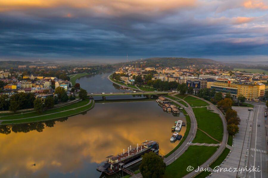 Mniej dni z przekroczeniami, lepsze powietrze