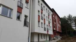 Budowa bloku przy Fredry: trwają roboty wykończeniowe