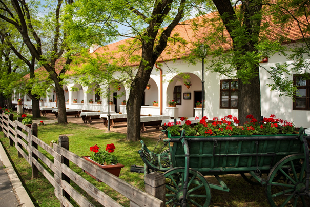 Czarda, czyli tradycyjna gospoda w Hortobágy - Węgry