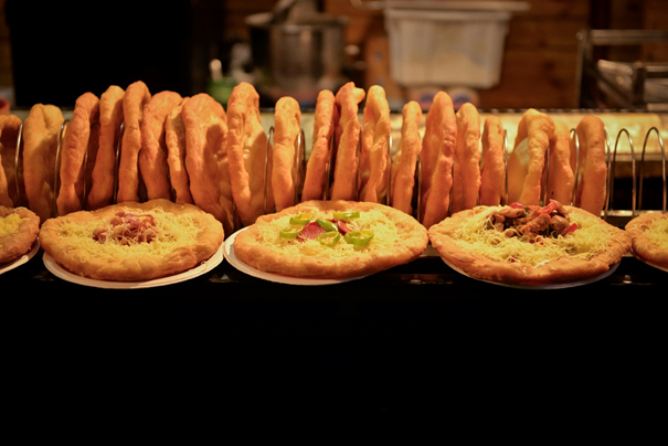 Lángos – węgierski street-food 