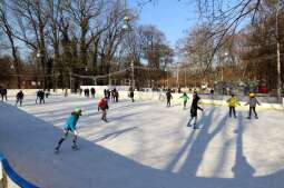 Ślizgiem po Krakowie – gdzie wybrać się na lodowisko?