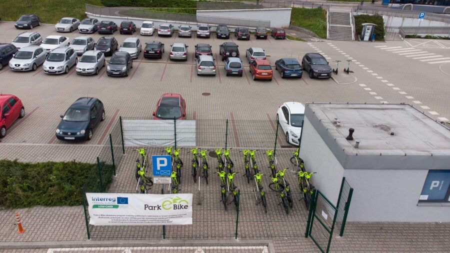 Rower miejski elektryczny, parking P+R Czerwone Maki