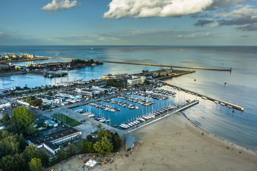 Widok z Kamiennej Góry, plaża Marina