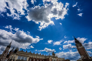 powietrze, niebo, chmury, logo900. Fot. Bogusław Świerzowski/krakow.pl