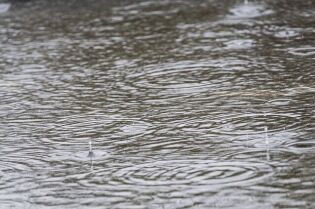 rzeka, deszcz, woda, opady, opady deszczu. Fot. pixabay.com