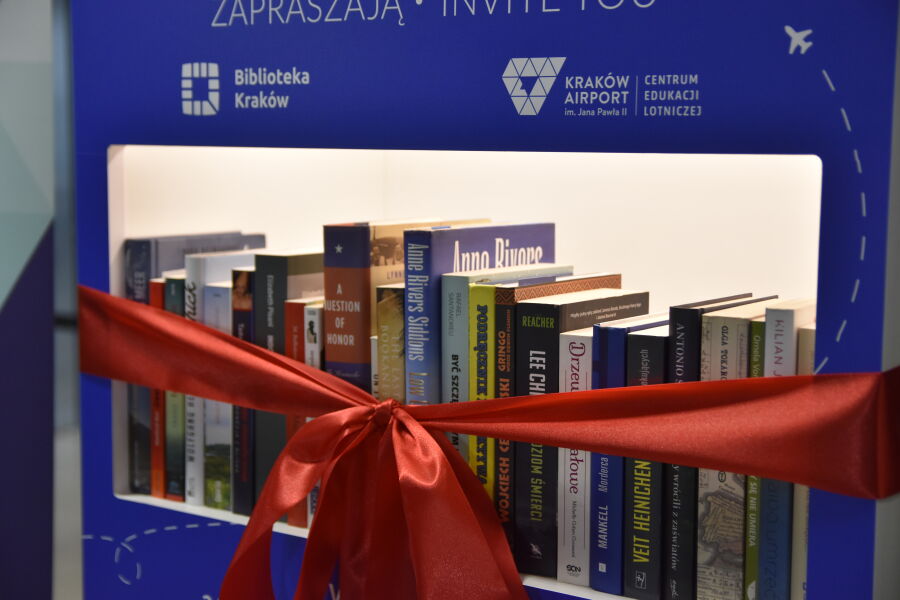 Czas oczekiwania na odlot umili Odlotowa Biblioteka