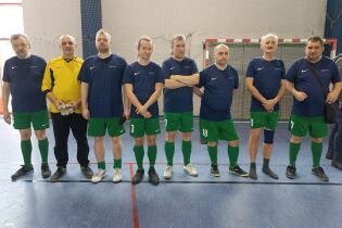 Integra Futsal Cup Drużyna zawodników Środowiskowego Domu Samopomocy VITA przed meczem