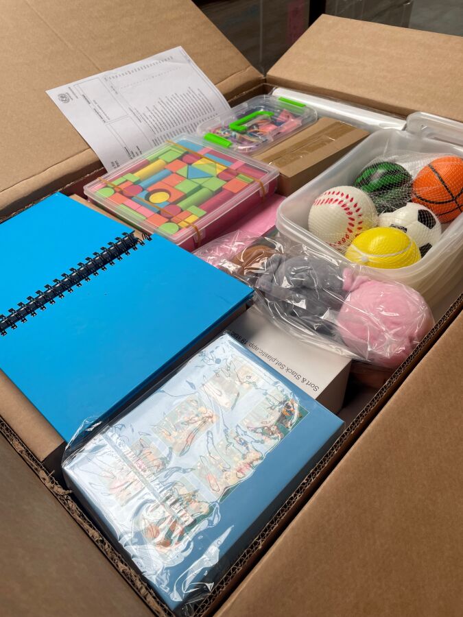 Zestawy sportowe i artystyczne trafią do szkół i przedszkoli