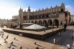 Kram w Sukiennicach ponownie do wynajęcia